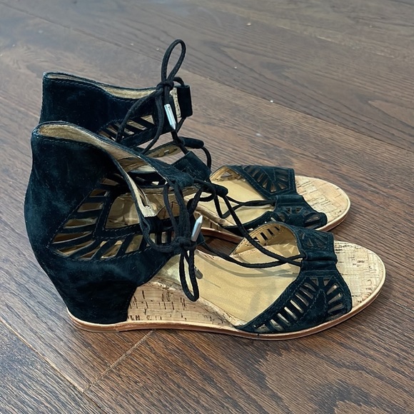 Dolce Vita Black Wedges - Picture 3 of 6